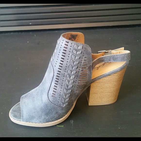 Steel gray suede slingbacks! - Picture 4 of 4